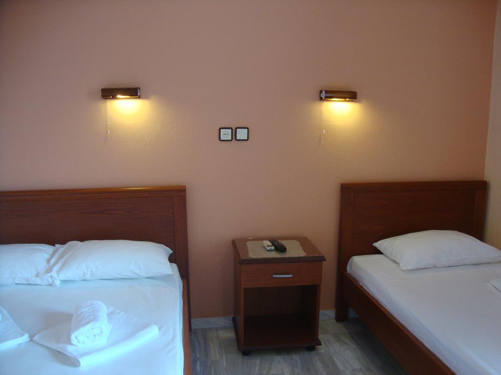 Hotel Pantazis Paralia Panteleimonos Eksteriør billede